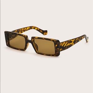 Tortoise shell block sun glasses